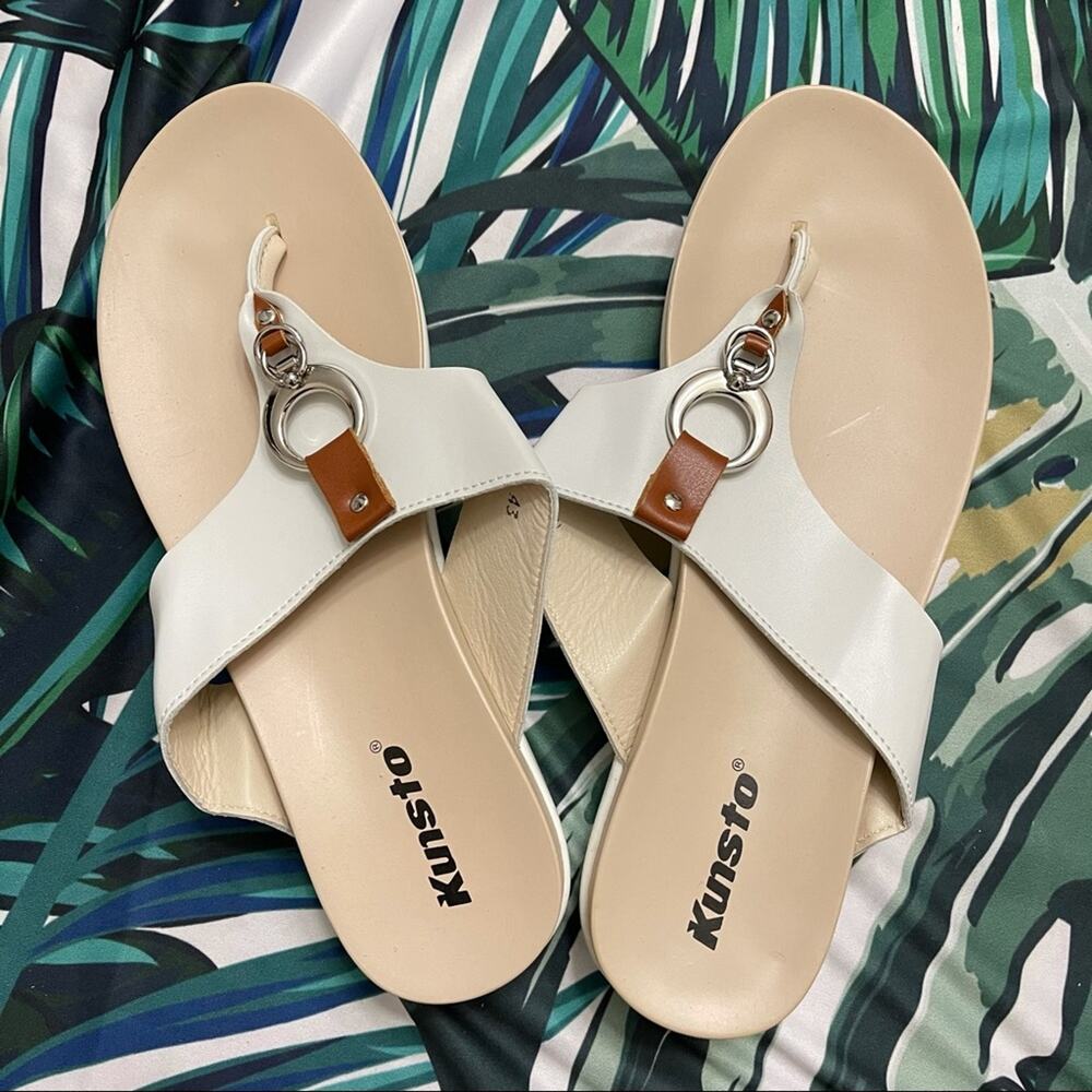 New Cream white thong platform sandals 10
